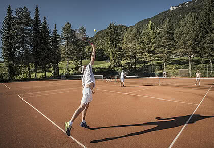 Tennisspiel im Sporthotel Bachmanngut am Wolfgangsee
